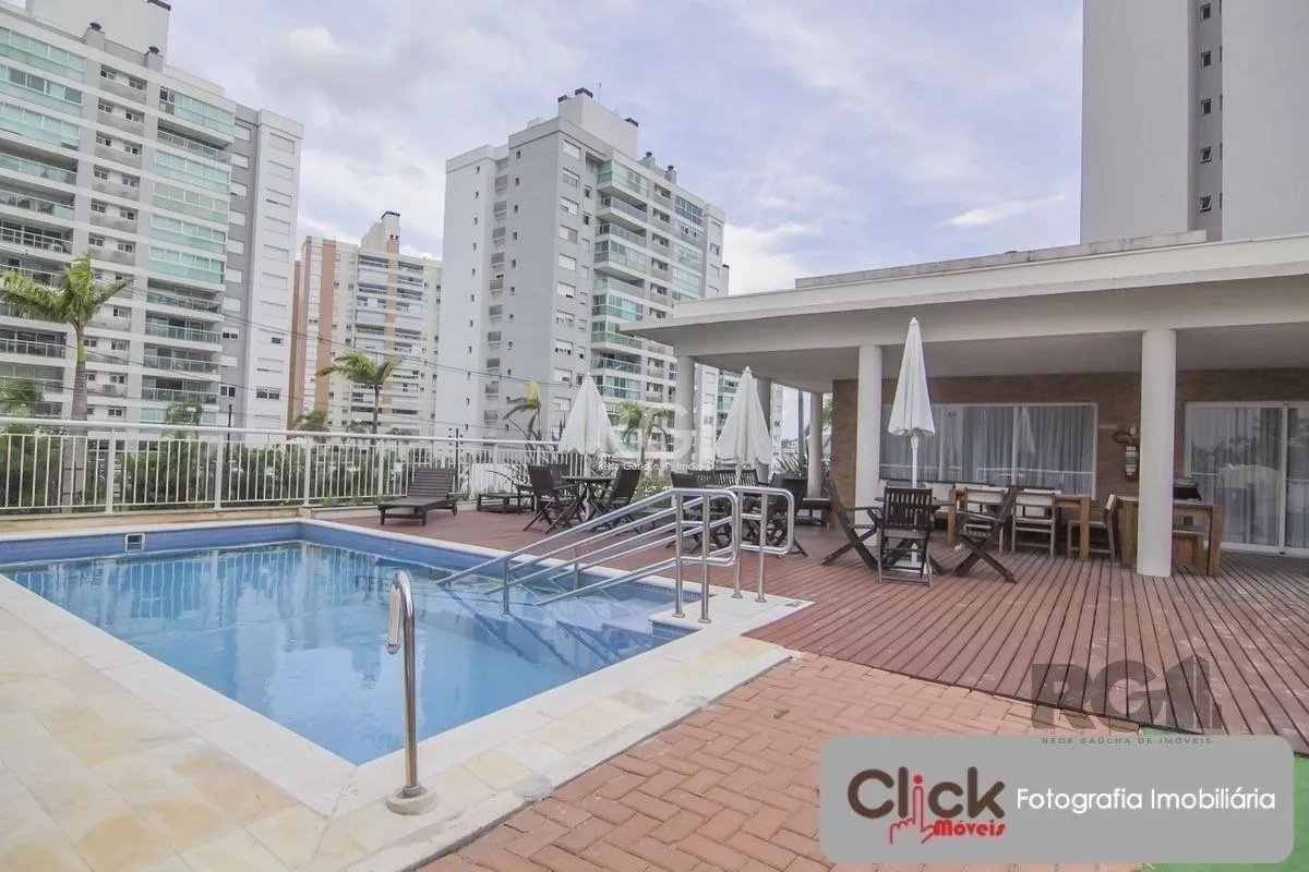 Imagem Excelente apartamento, finamente decorado e mobiliado, excelente iluminação, possuindo 03 dormitórios e 03 suites, sendo 01 master