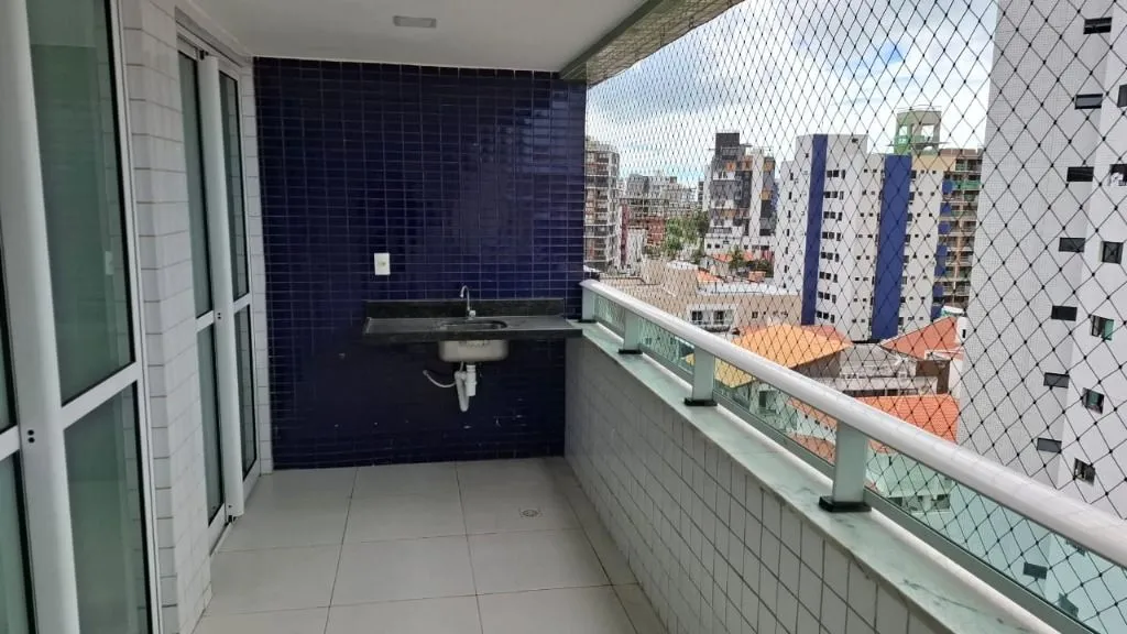 Imagem Apartamento com 3 suítes, varanda gourmet, 3 vagas soltas, lazer completo e localização privilegiada no Bessa.