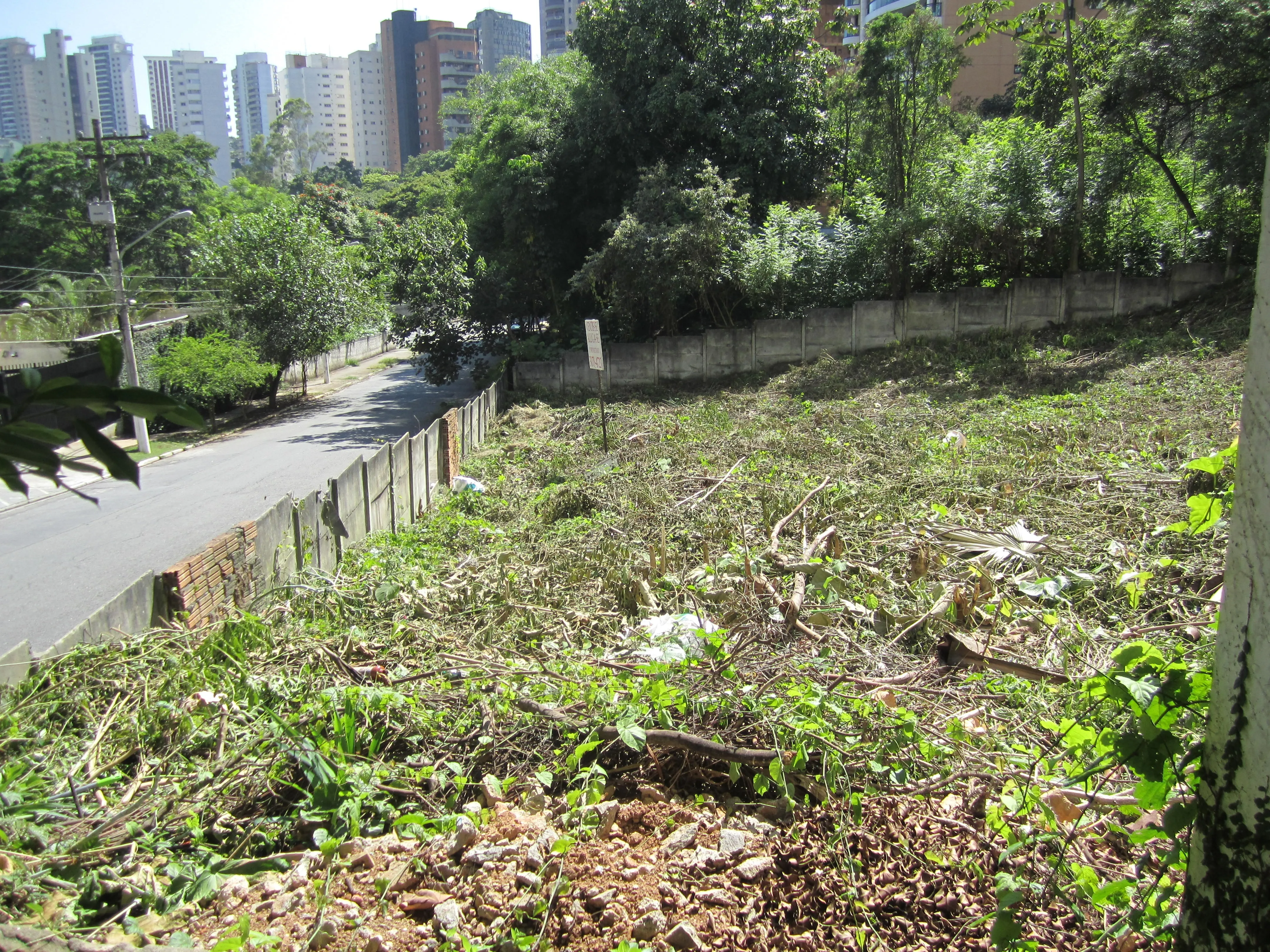 Imagem Venda de Lote de 2489m² Localizado em Vila Suzana em SP
