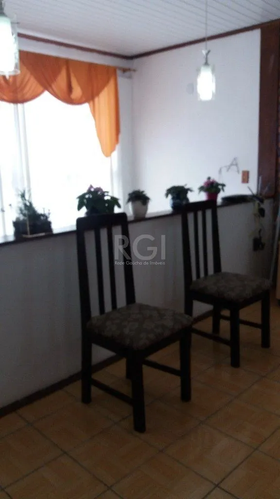Imagem Casa para Venda - 228m², 3 dormitórios, 3 vagas - Teresópolis