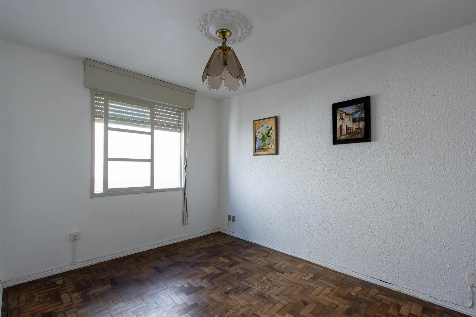 Imagem APARTAMENTO 4 QUARTOS DESOCUPADO - BAIRRO MENINO DEUS
