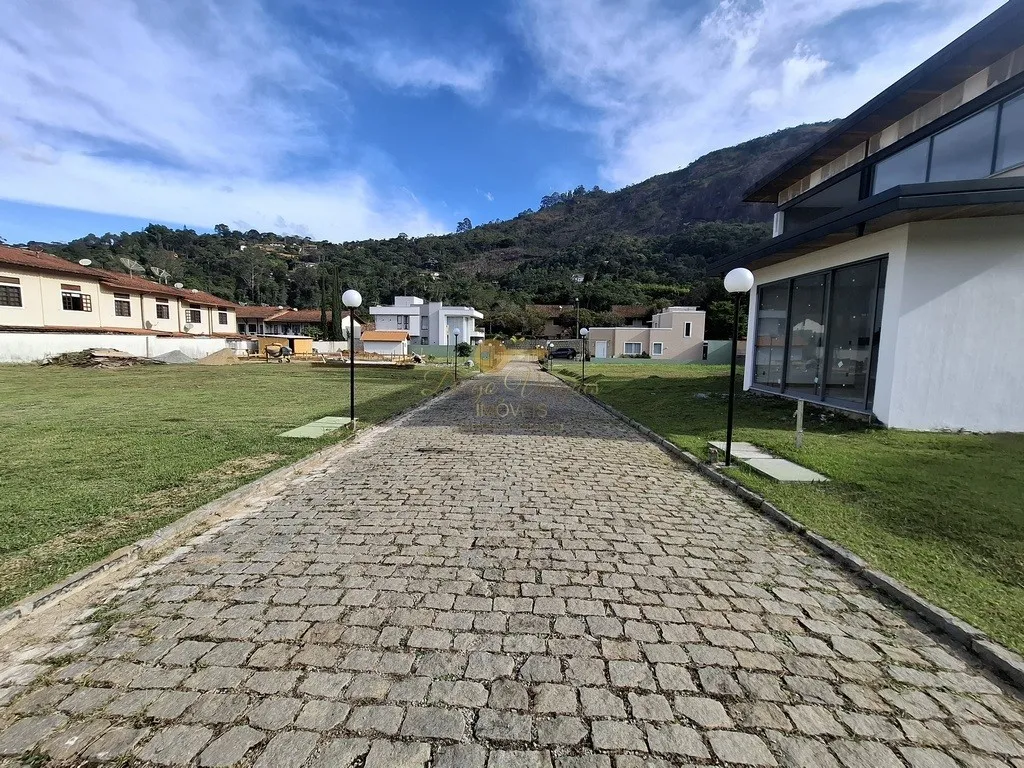 Imagem Terreno em Condomínio para Venda em Teresópolis / RJ no bairro Parque do Imbui