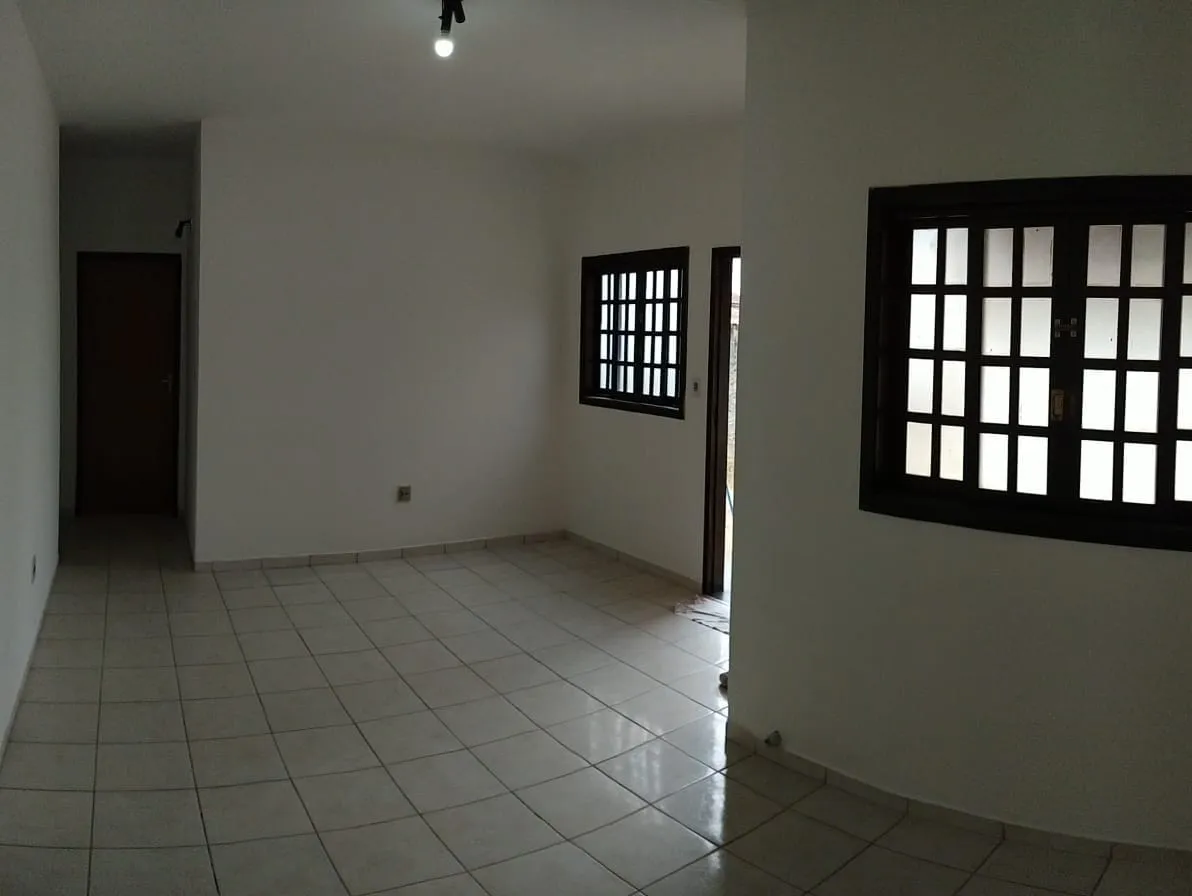 Imagem Casa à venda 3 Quartos, 1 Suite, 3 Vagas, 200M², Residencial e Comercial Cidade Morumbi, Pindamonhangaba - SP
