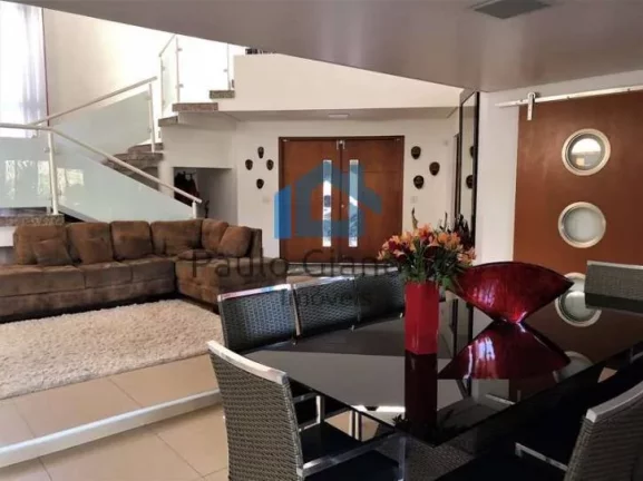 Imagem Casa de Alto Padrão à Venda na Granja Viana