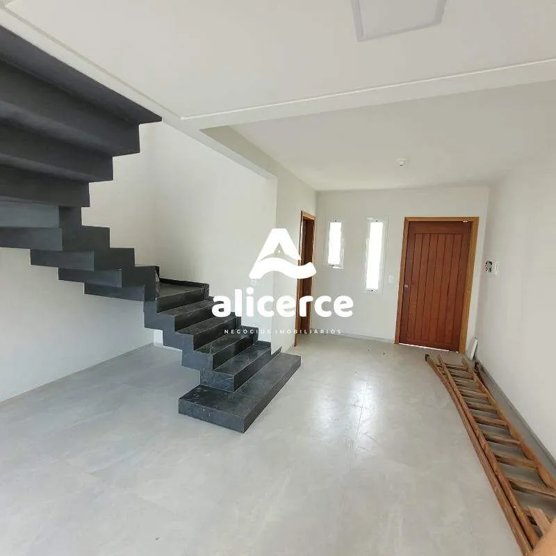 Imagem Sobrado à venda com 3 quartos 1 suíte, 122m² em Forquilhas São José