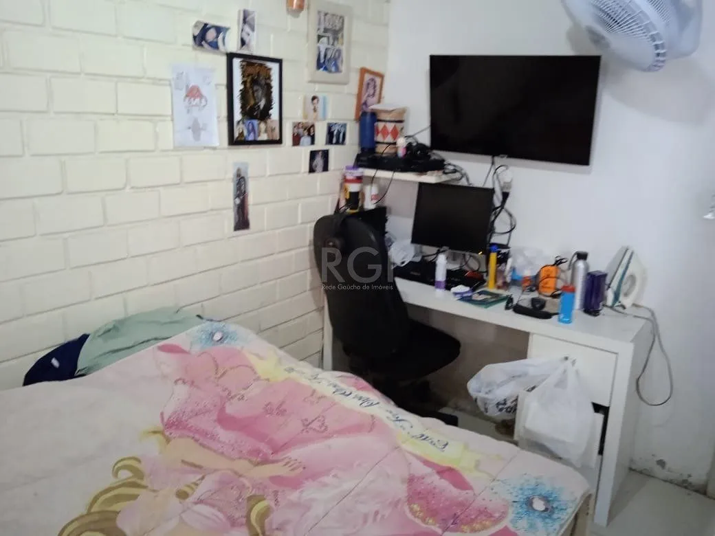 Imagem Casa para Venda - 140m², 5 dormitórios, 2 vagas - Cavalhada, Porto Alegre