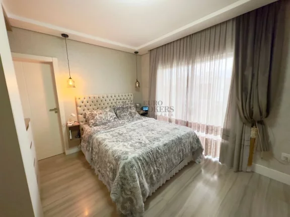 Imagem Belíssima casa com 4 Suítes e 4 vagas no Caledonia