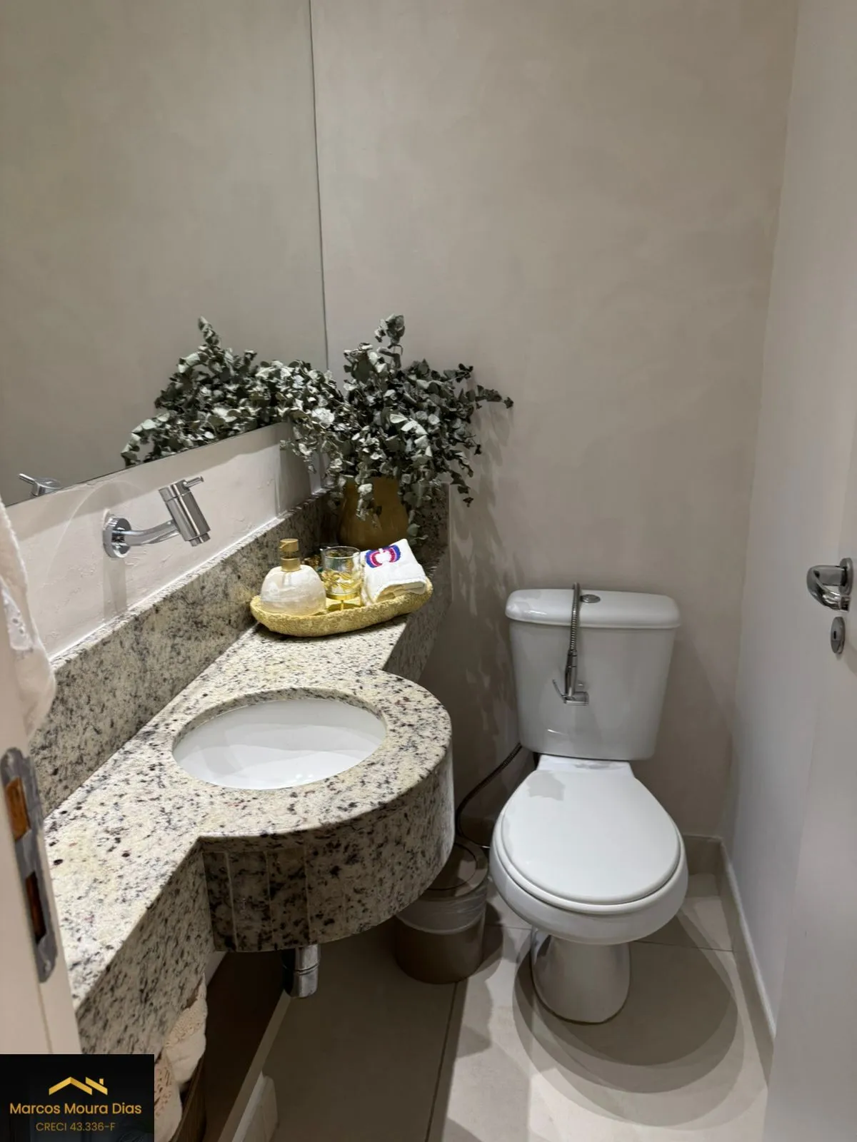 Imagem Apartamento com 4 dormitórios (1 suíte) , 2 Vagas de garagem, Edifício com Portaria 24 hs e Lazer