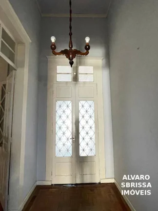 Imagem Imóvel histórico à venda no centro de Itu/SP, com grande potencial residencial ou comercial.