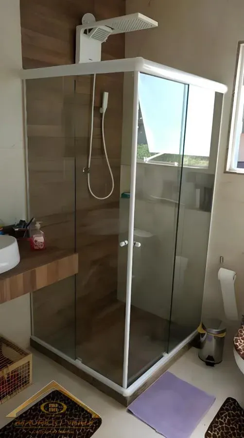 Imagem Casa em Condomínio para Venda em Cabo Frio / RJ no bairro Peró