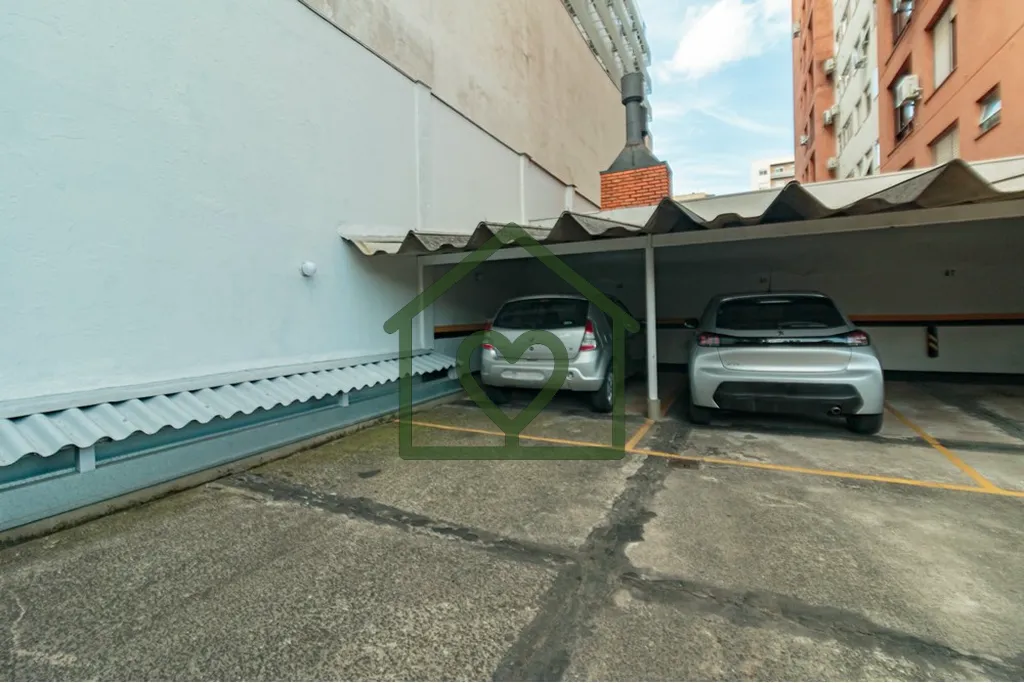 Imagem Apartamento na Rua Miguel Tostes em Porto Alegre localizado no 2º andar com 200m2 totais sendo 138m...