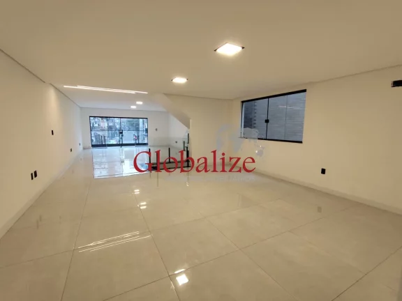Imagem Casa sobreposta alta à venda com 280m², 3 suites, quadra da praia por R$1.940.000,00 no Embaré em Santos