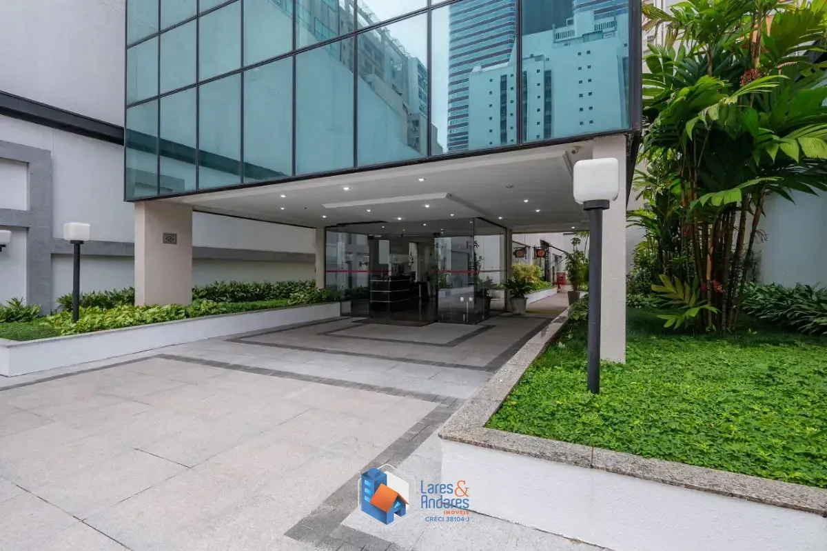 Imagem Conjunto comercial para venda em Cerqueira César, 88m²