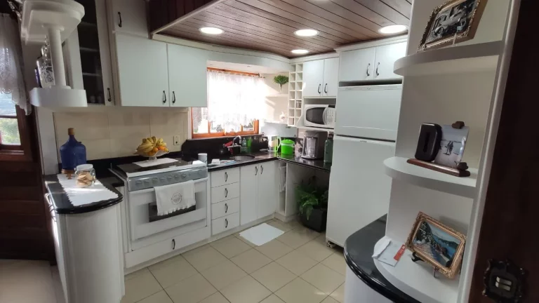 Imagem Casa 4 quartos sendo 1 suíte para venda no bairro Salgado Filho em Caxias do Sul