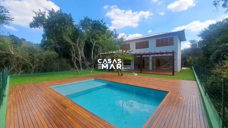 Foto do imóvel Casa de Luxo em Condomínio na Praia Rasa: 5 Quartos, 5 Suítes e 260m² em Armação dos Búzios-RJ