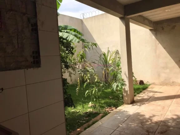 Imagem Casa Muito Bem Localizada, Bairro Novo Porém Ja Está Populoso