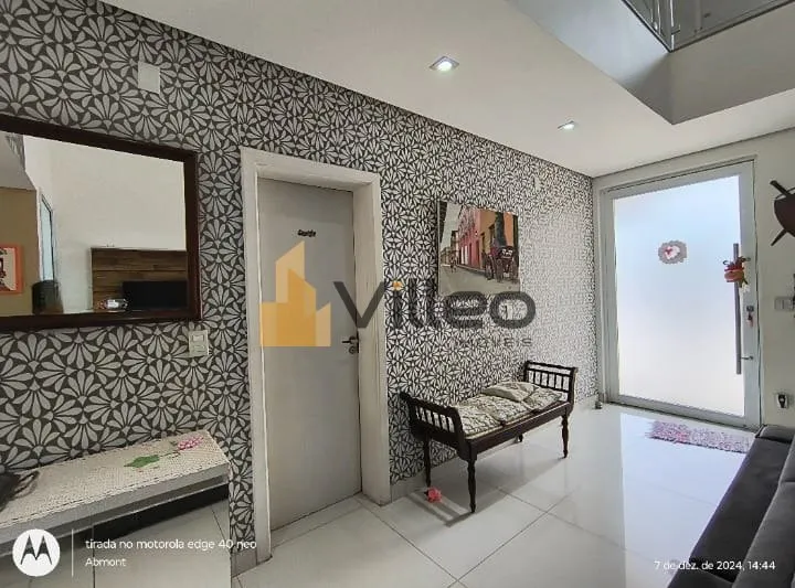 Imagem Descubra o privilégio de viver em um sobrado de alto padrão no renomado Condomínio Portal da Prim...