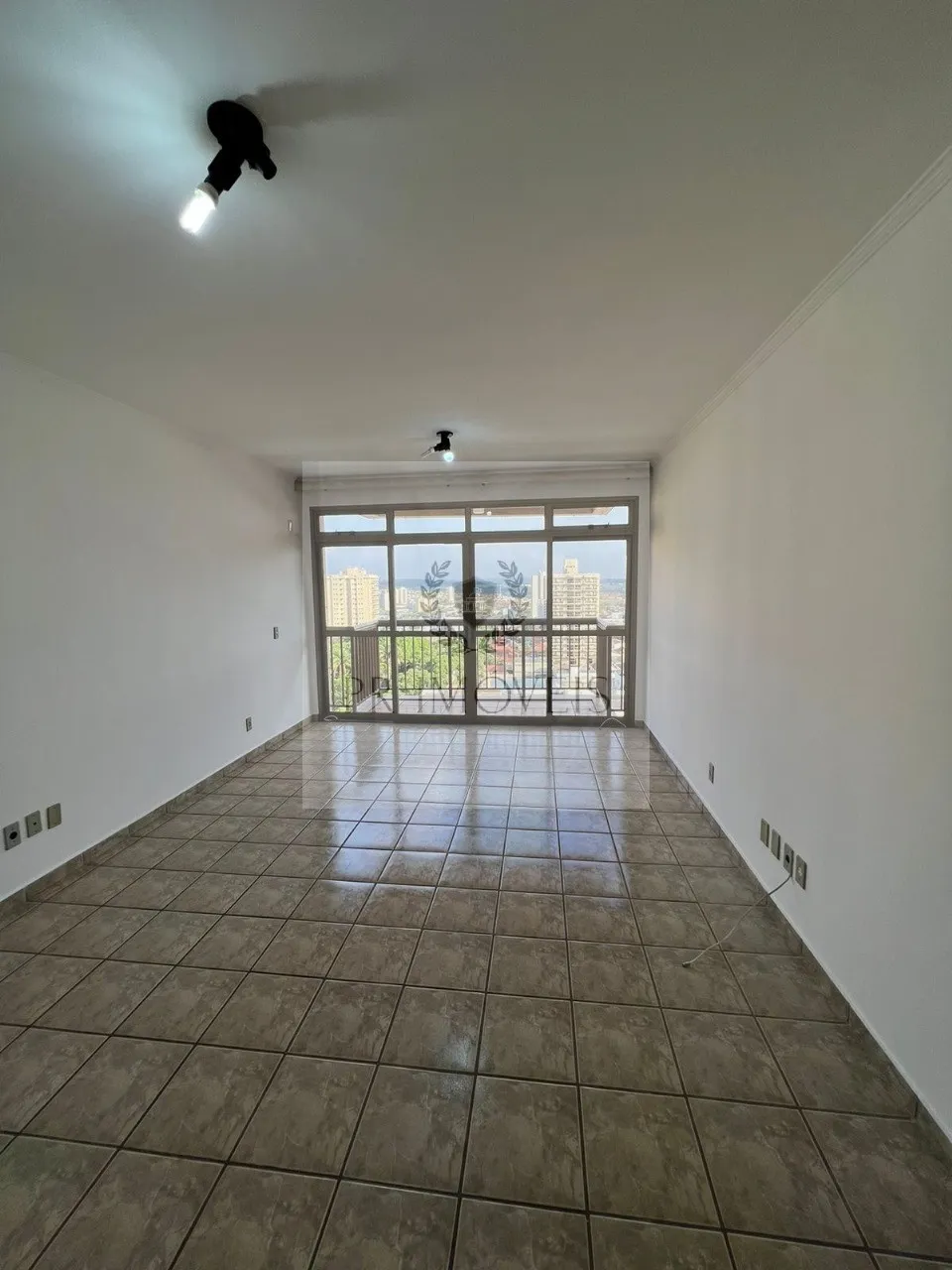 Foto do imóvel Imperdível oportunidade: Apartamento à venda no Centro de Araraquara-SP, 3 quartos, 1 suíte, 2 salas, 3 banheiros, 2 vagas, 133,02m².