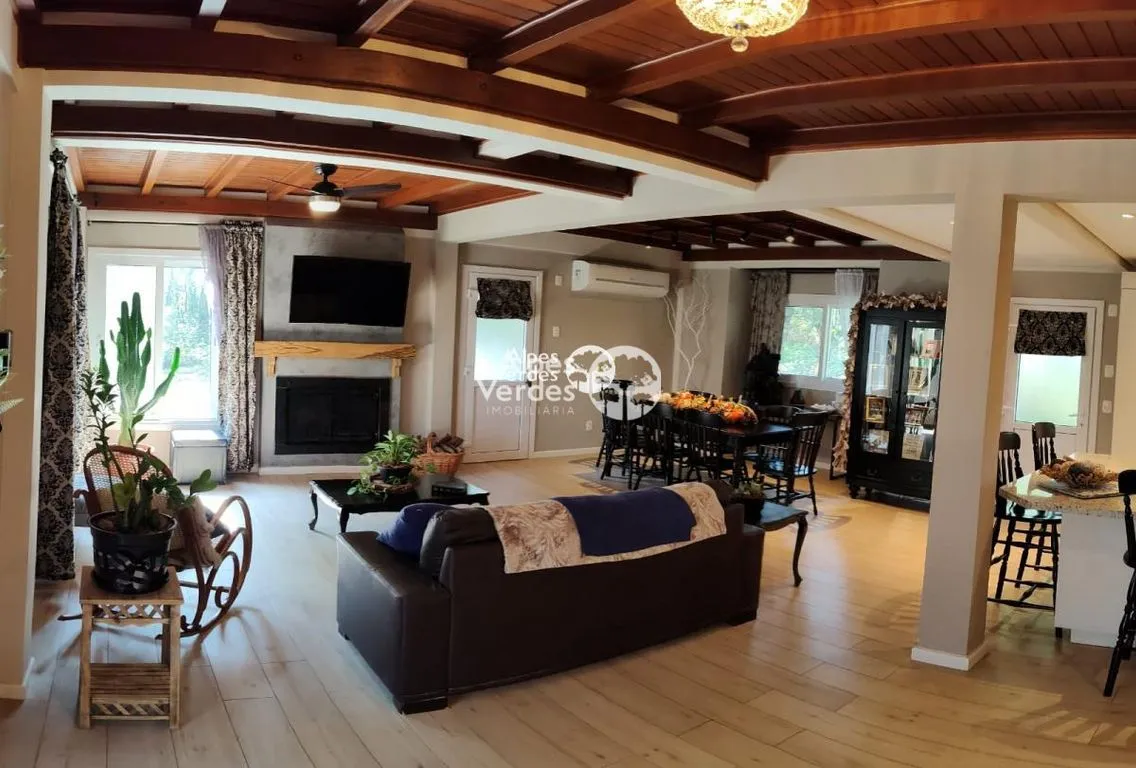 Imagem Vende-se Casa em condomínio, com 03 dormitórios