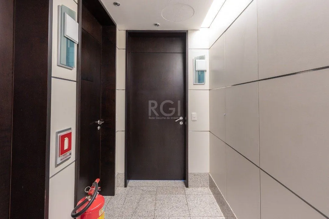 Imagem Conjunto/Sala para Venda - 210m², 0 dormitórios, 5 vagas - Cristal