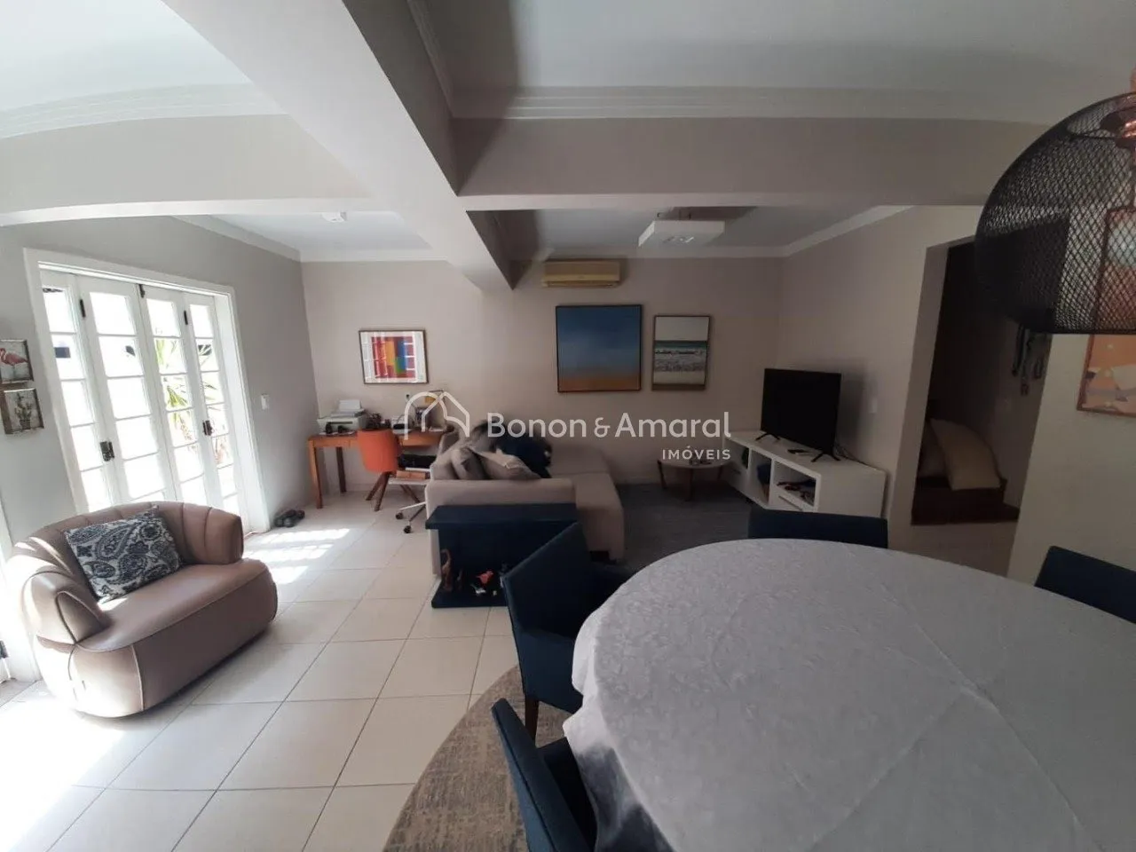 Imagem Casa Aconchegante à Venda em Condomínio Fechado em Campinas