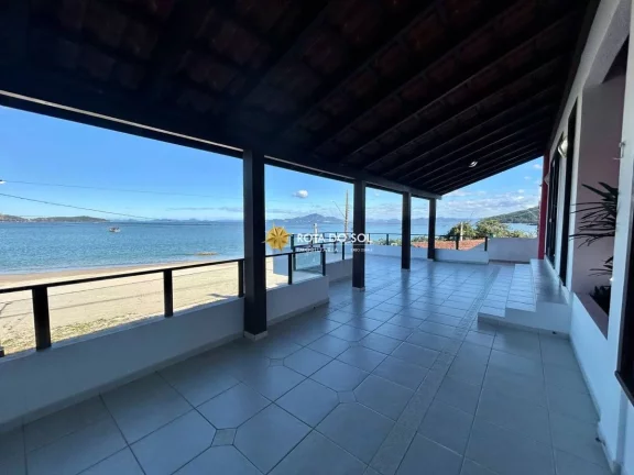 Imagem Casa frente mar Praia de Zimbros Bombinhas SC
