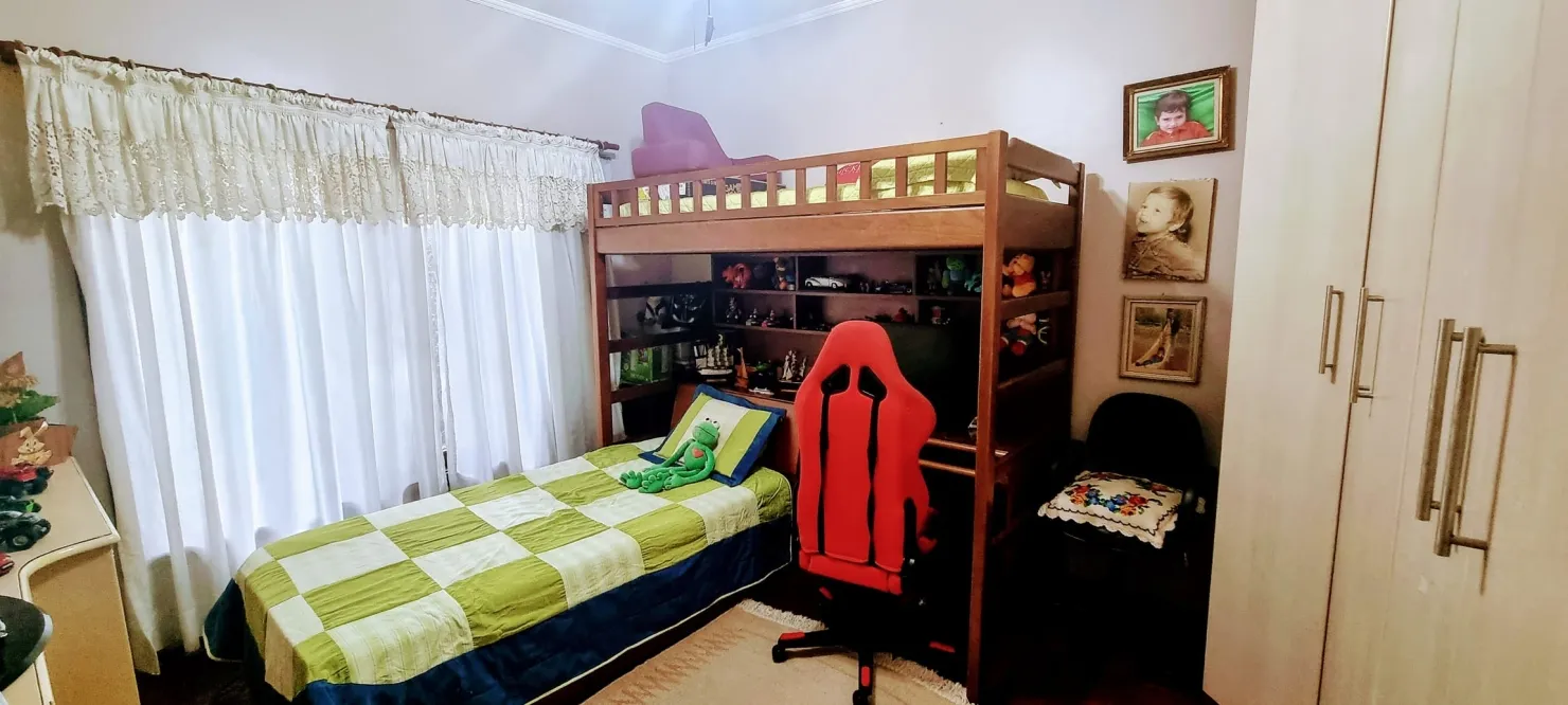 Imagem Residência Exclusiva com Piscina, Lago Ornamental e 3 Suítes