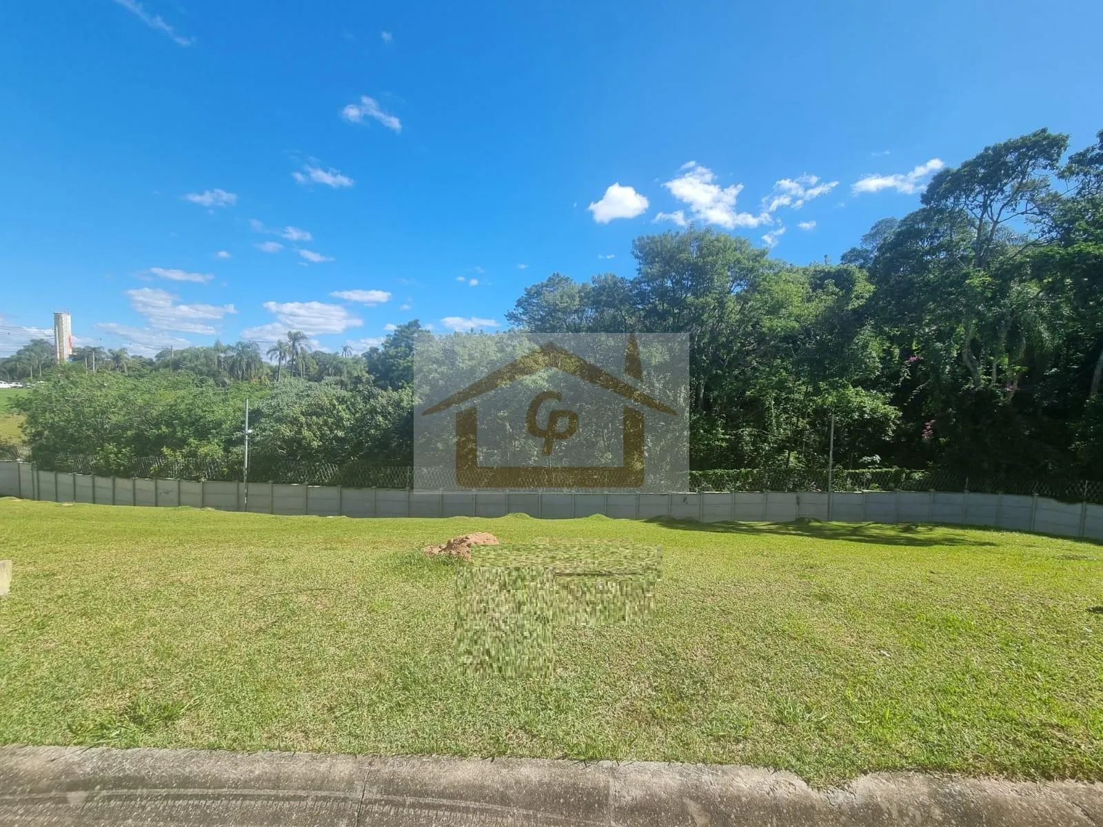 Foto do imóvel Vida Tranquila, Praticidade! Terreno com 202 metros!