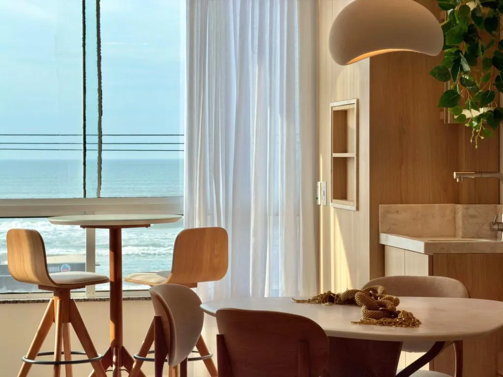 Foto do imóvel: Apartamento 2 Dormitórios - Bairro Zona Nova em Avenida Beira Mar