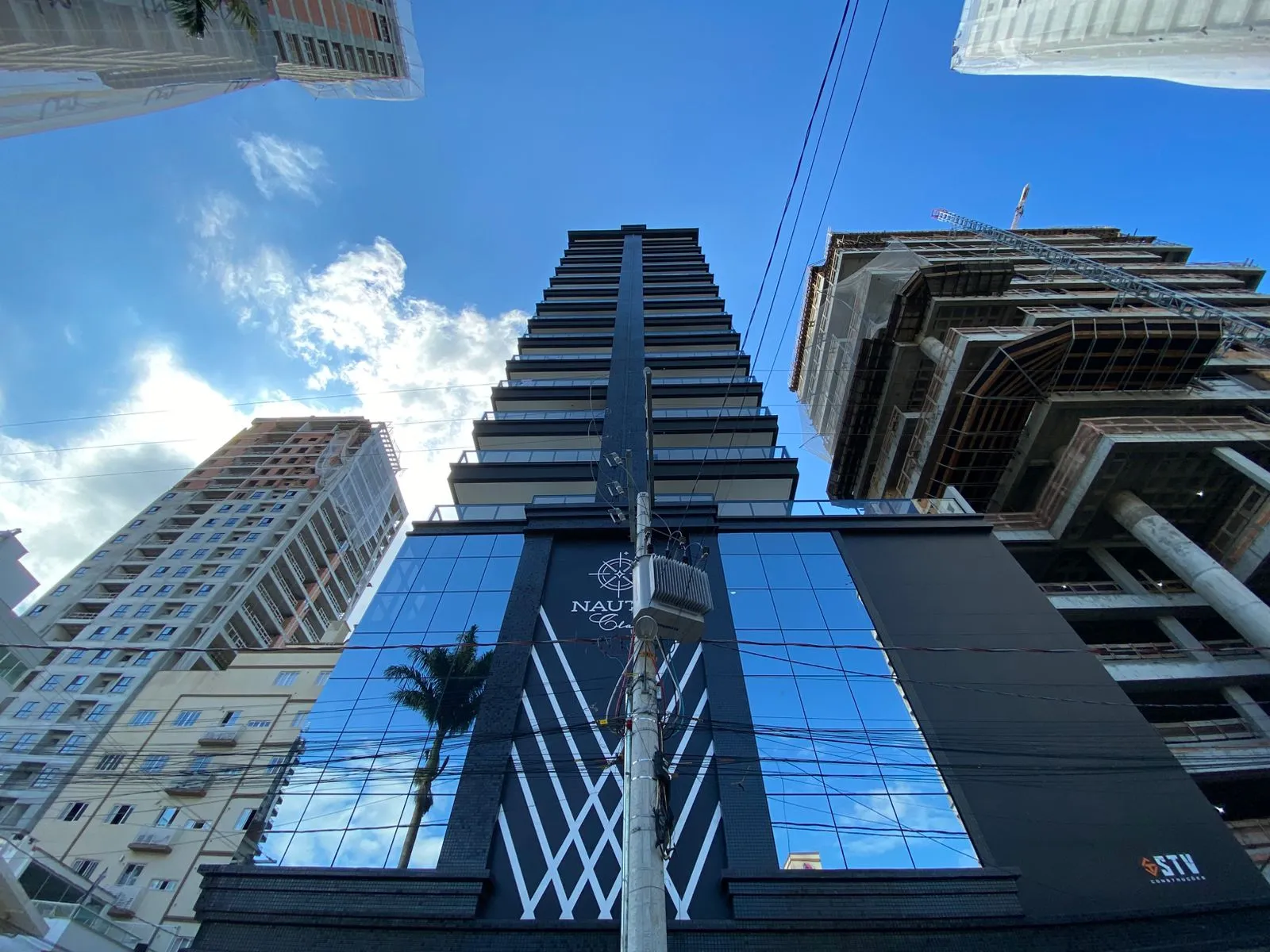 Foto do imóvel Apartamento com vista para o mar à venda com 119.47m2 por R$ 2.500.000,00