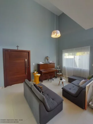 Imagem Luxuosa Casa em Condomínio à Venda em Camaçari-BA, Vila de Abrantes: 4 Quartos, 4 Suítes, 2 Salas, 2 Banheiros, 4 Vagas, 280m².