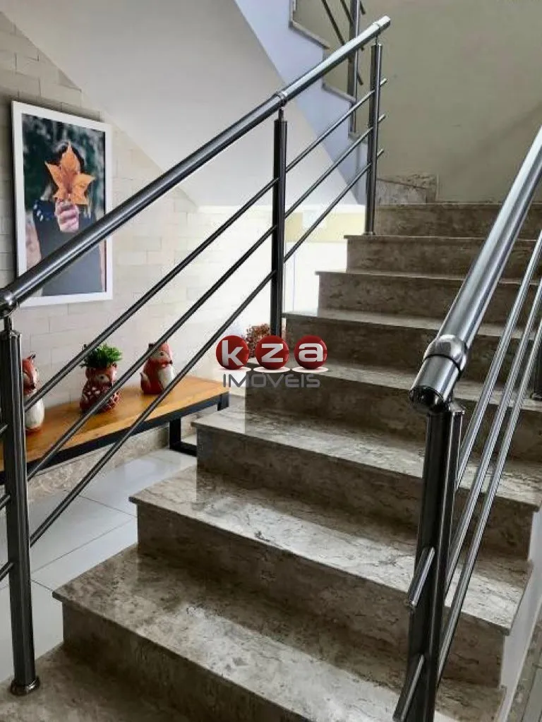 Imagem Casa de luxo em condomínio: 3 quartos, 3 suítes, 3 salas, 5 banheiros, 4 vagas, 334m² em Valinhos-SP no Residencial Reserva das Palmeiras.
