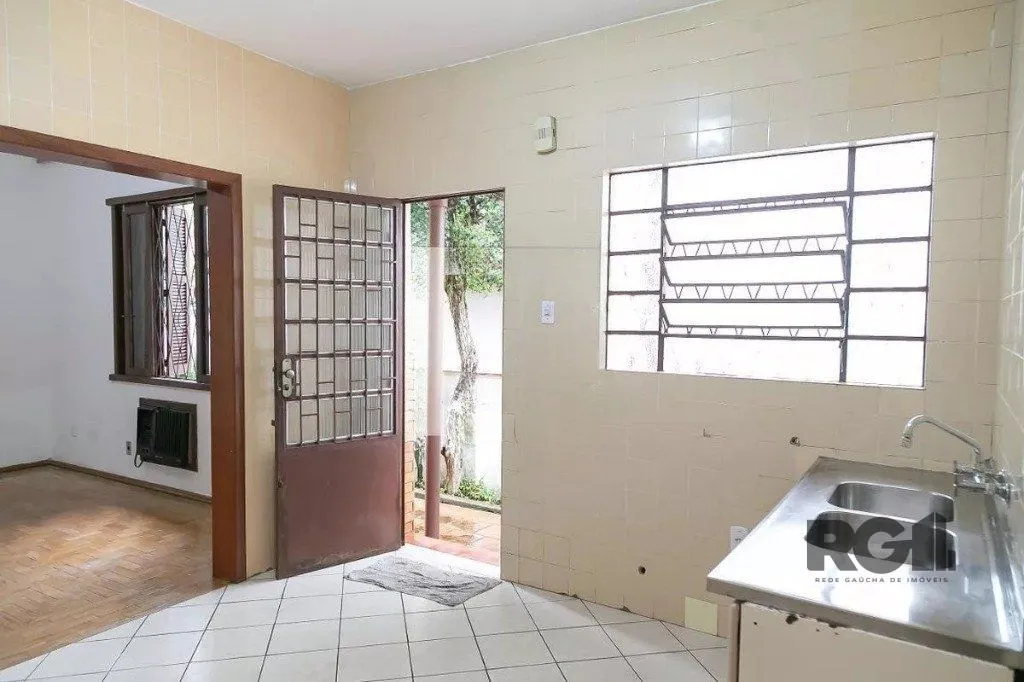 Imagem Casa para Venda - 150m², 3 dormitórios, 2 vagas - Teresópolis