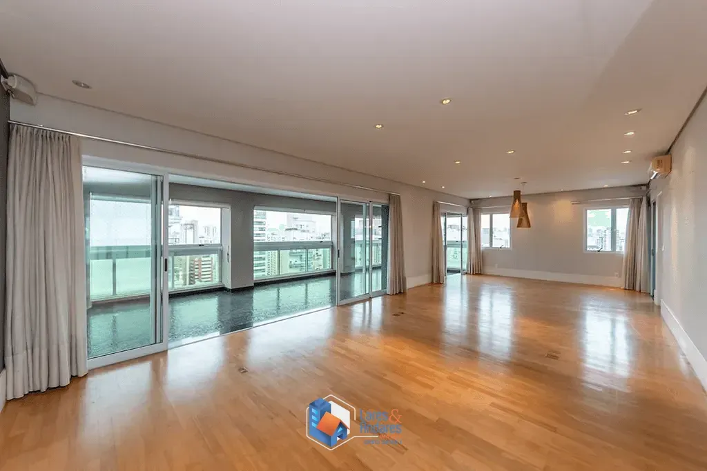 Foto do imóvel Apartamento à venda 4 Quartos 3 Suites 4 Vagas 233M² Vila Uberabinha São Paulo - SP em Rua Periquito