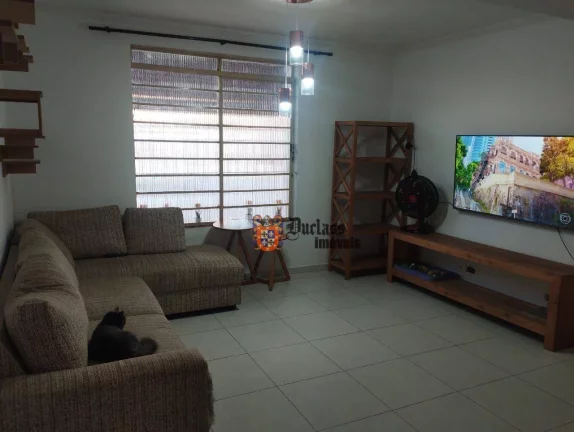 Imagem Sobrado com 4 dormitórios à venda por R$ 480.000,00 - Centro - Taubaté/SP