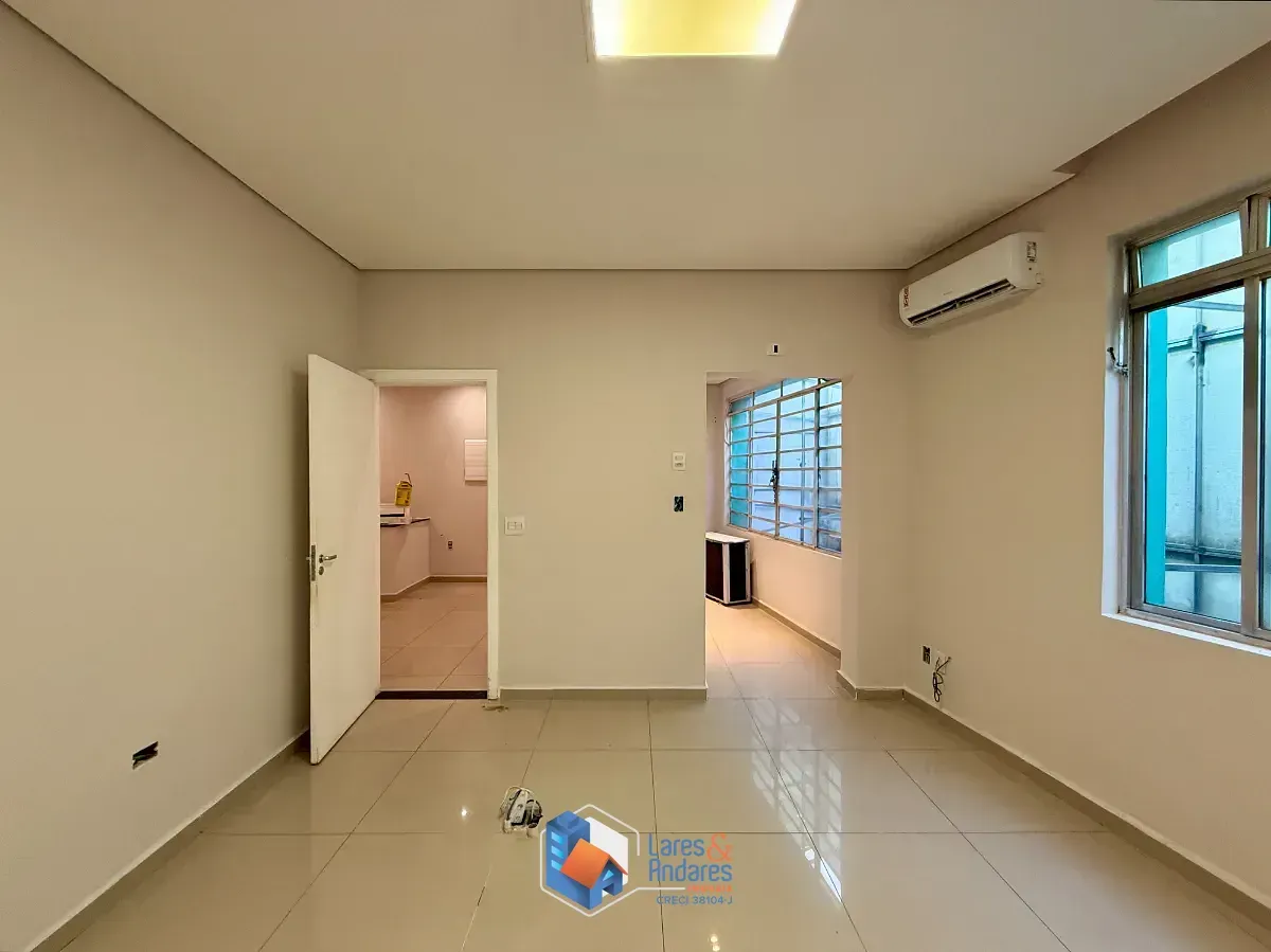 Imagem Casa comercial para venda em Socorro, 246m²