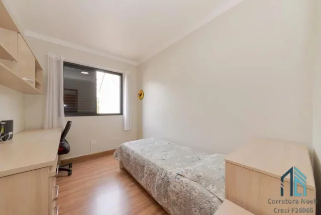 Imagem Apartamento Mobiliado, 03 quartos c/suíte + quarto empregada, 02 vagas no Bacacheri em Curitiba PR