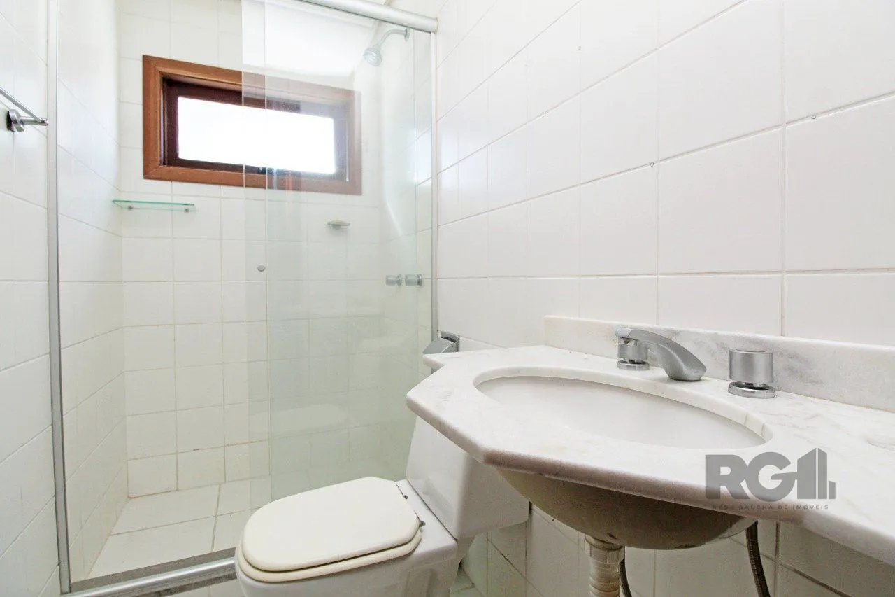 Imagem Apartamento de 2 dormitórios e 1 vaga de garagem no bairro Santana em PoA