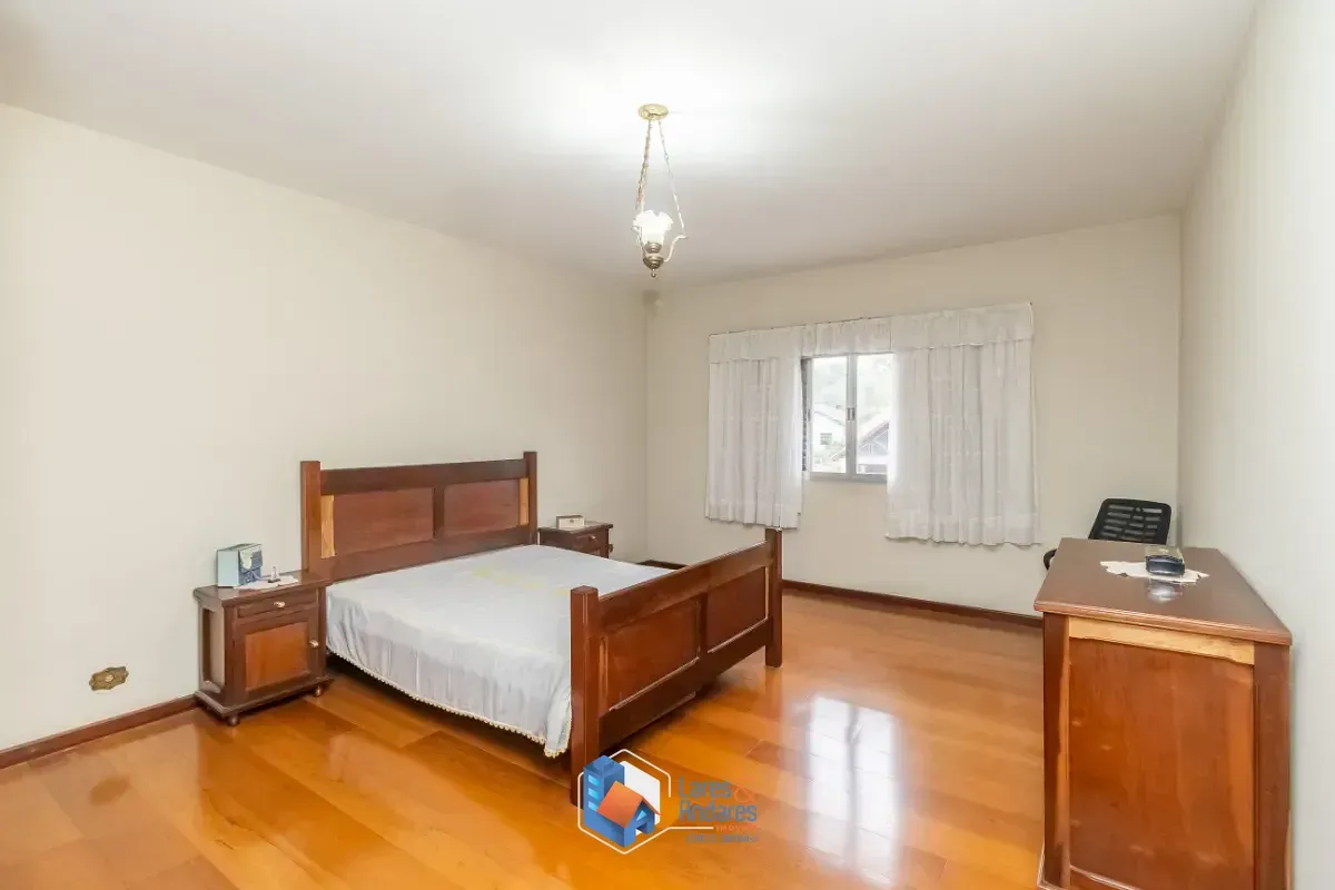 Imagem Sobrado para venda em Horto Florestal com 3 quartos, sendo 1 suíte, 316m²