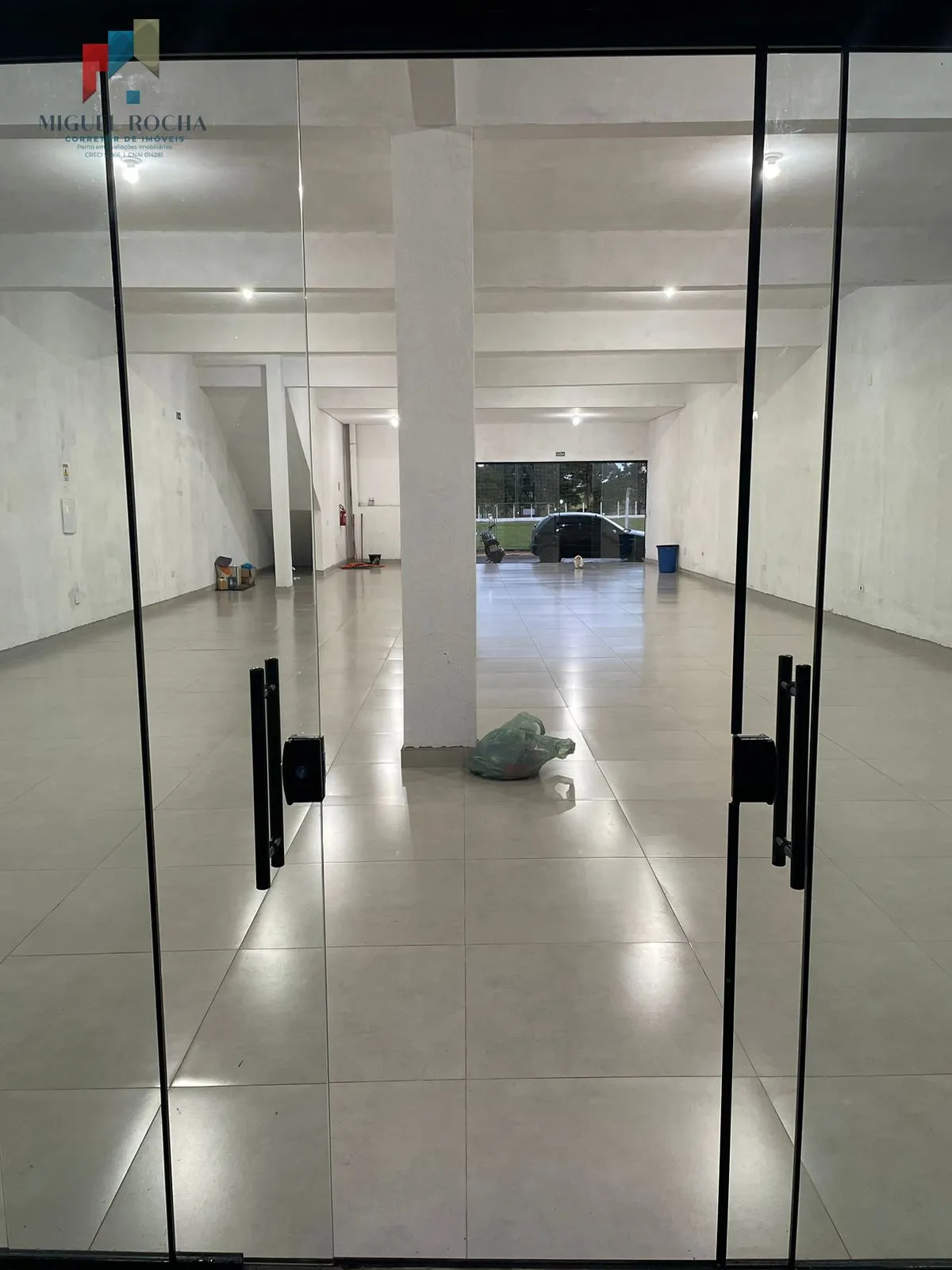 Imagem Loja Ponto Comercial em Jardim Santo Antônio, Quadra/SP