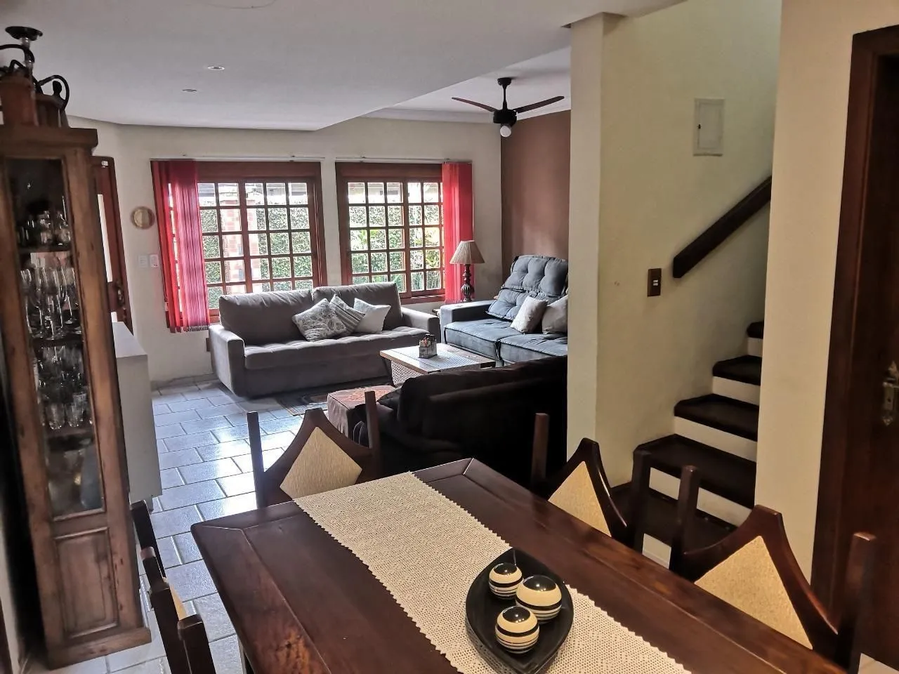 Imagem Casa de Condomínio com 3 dormitórios e 2 vagas em Ipanema