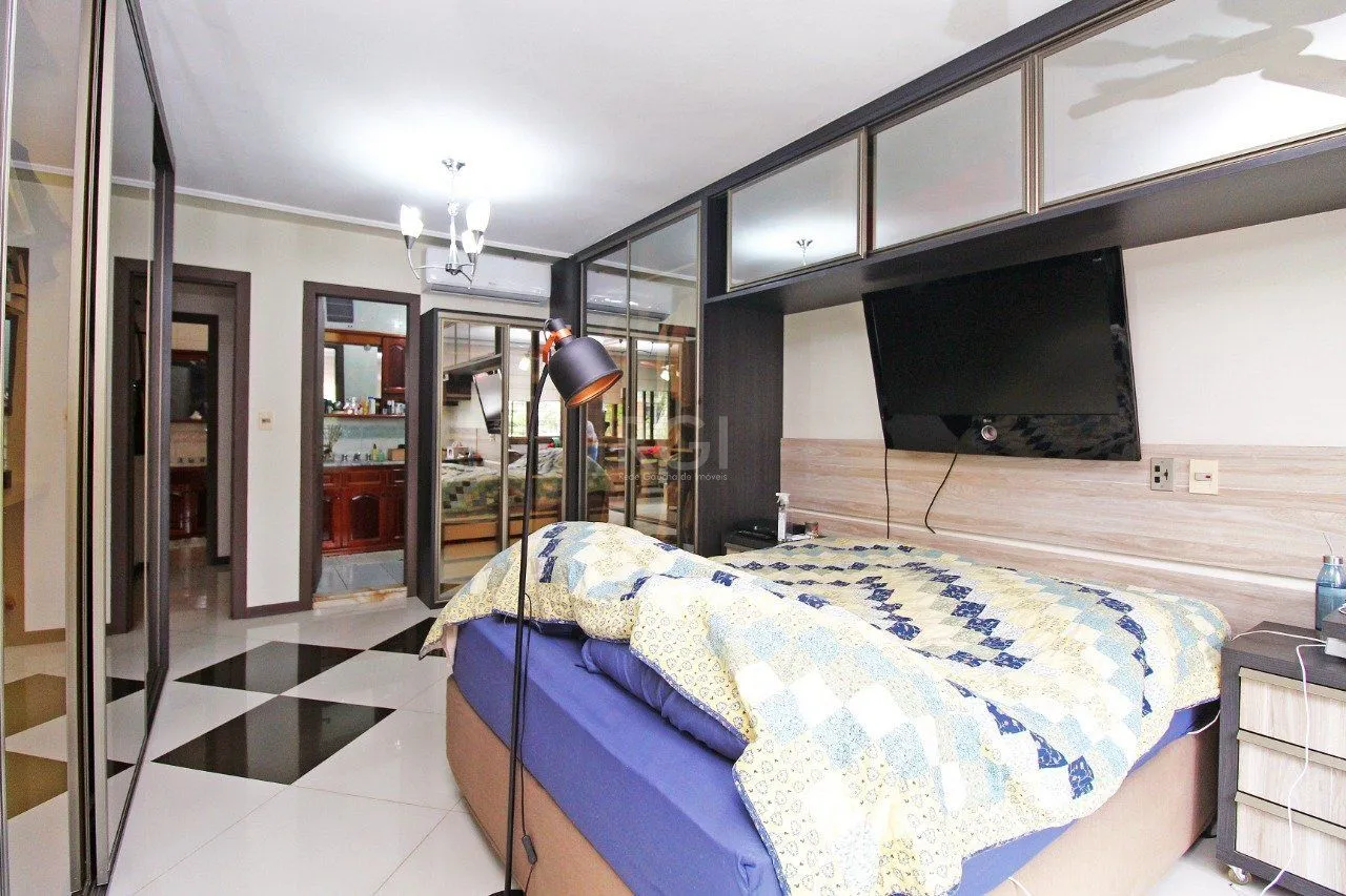 Imagem Casa para Venda - 464.5m², 3 dormitórios, sendo 1 suites, 3 vagas - Petrópolis
