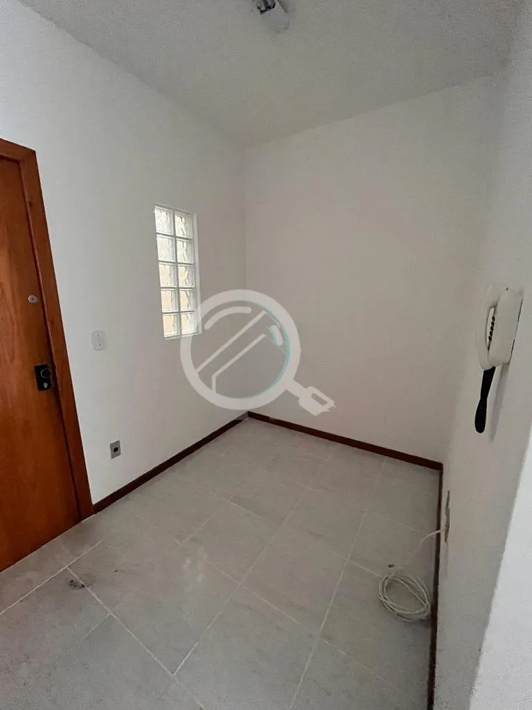 Imagem Sala comercial exclusiva de 40 m², com ótima iluminação, vista arborizada e lavabo. Imóvel deso...