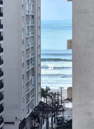 Imagem PITANGUEIRAS- NA SEGUNDA QUADRA DA PRAIA , SOL DA MANHÃ , GARAGEM NO PRÉDIO.