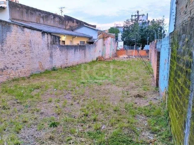 Imagem Terreno para Venda - 201.82m², 0 dormitórios, Menino Deus