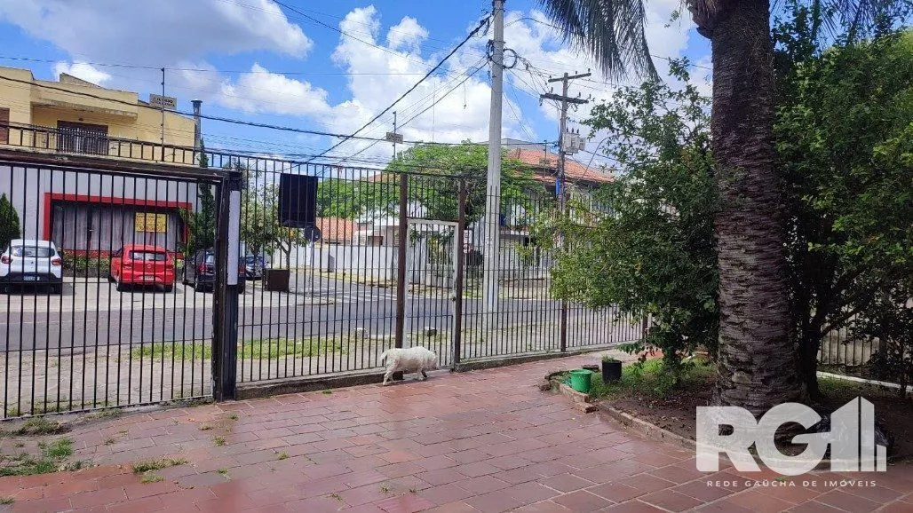 Imagem Pátio com 2 casas, 100,46 privativos 3 dorm e 57m², com 2 dorm Zeferino Dias