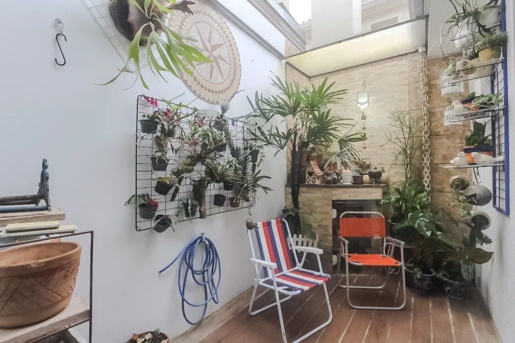 Imagem Casa em condomínio, 77m², 2 dormitórios e 2 vagas no bairro Humaitá