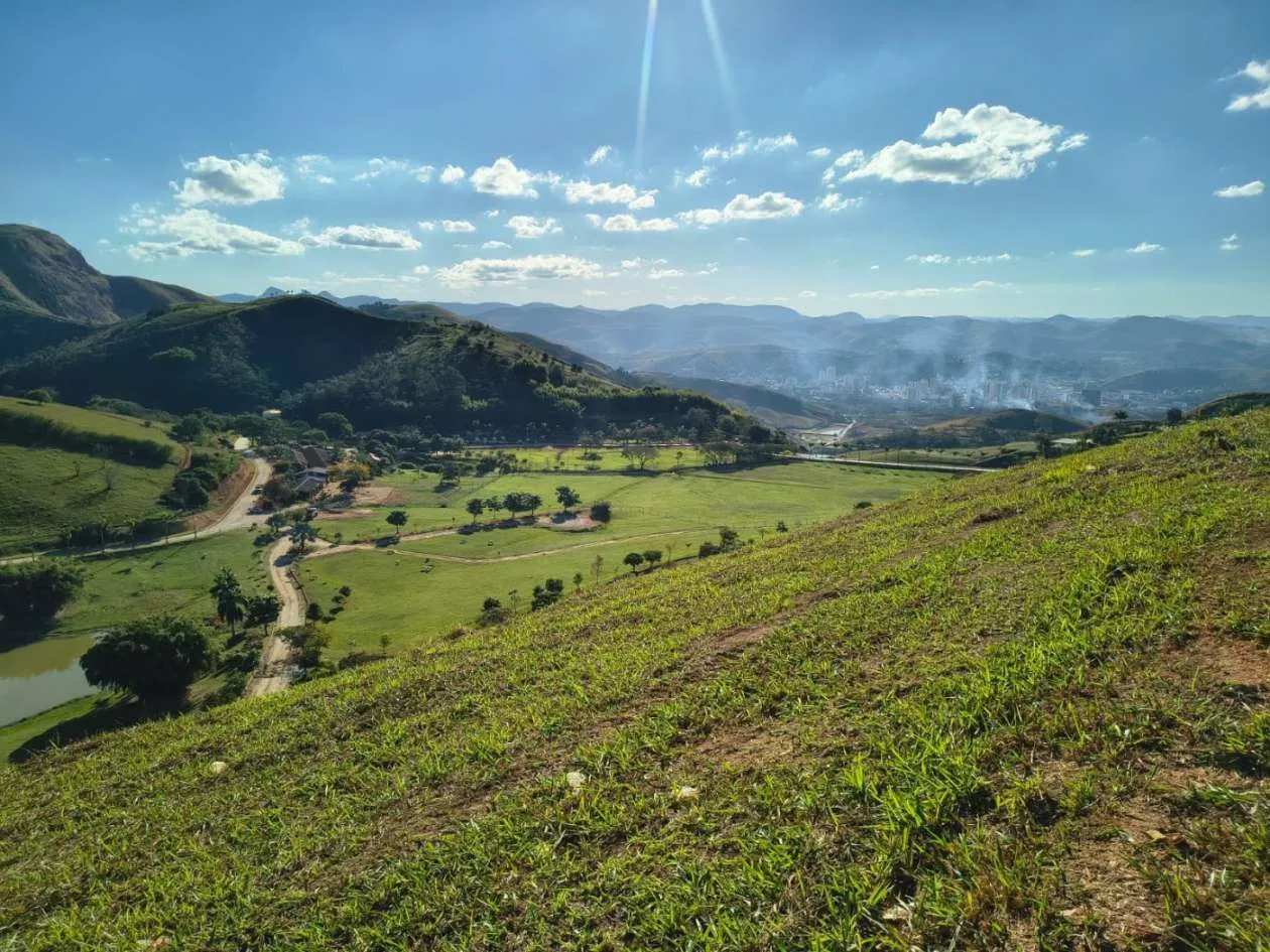 Imagem Terreno em Condomínio para Venda em Três Rios / RJ no bairro Nova Niterói