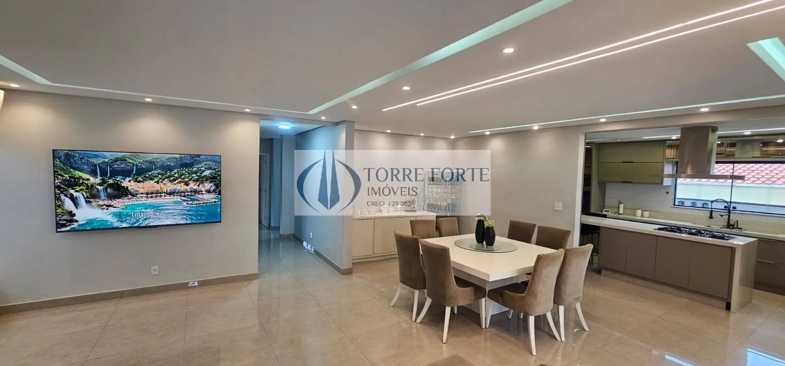 Imagem Ótima casa 396 m², 3 dormitórios sendo 1 suíte, 5 banheiros, em S.C do Sul