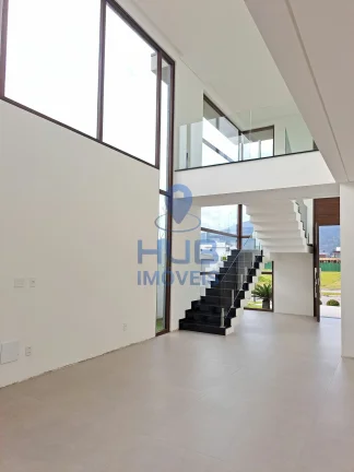 Imagem Casa com 3 dormitórios à venda sendo 3 suítes, 260.31 m2 - Perequê - Porto Belo/SC